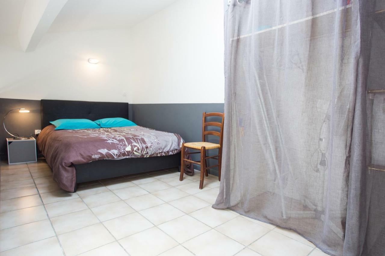 Duplex 4 Personnes A 200M De La Mer Lägenhet Hyères Exteriör bild